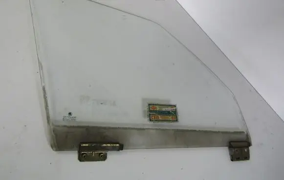 Skoda Felicia I Front door window glass four-door 