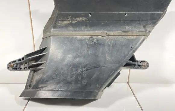 Audi A5 8T 8F Air intake duct part 8K0129618A 8K0129618