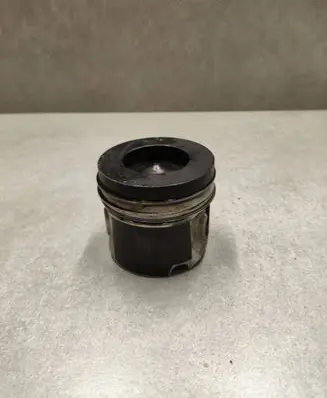 BMW 7 F01 F02 F03 F04 Piston 7812596