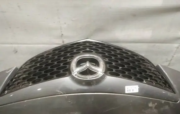 Mazda 3 I Front grill 