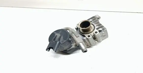 BMW 5 F10 F11 EGR valve 7548415