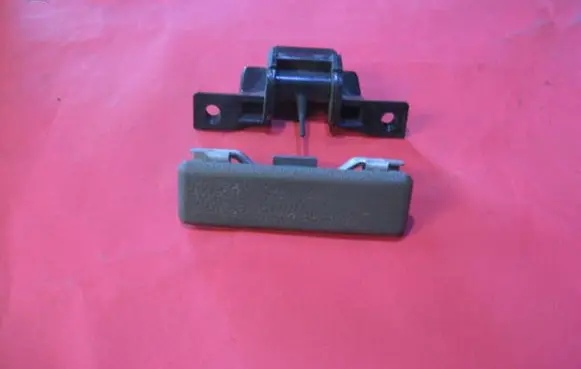 Mitsubishi Lancer Glove box lock MK38388