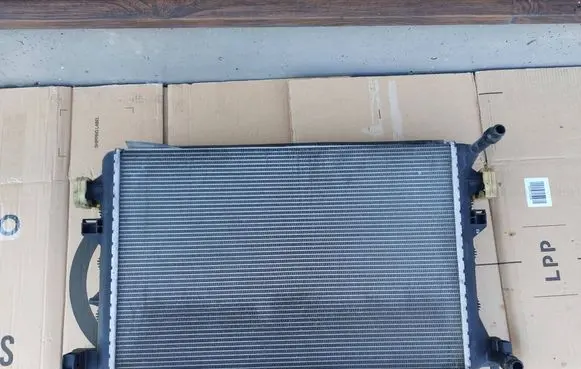 Volkswagen Golf VII Coolant radiator 5Q0121251HH