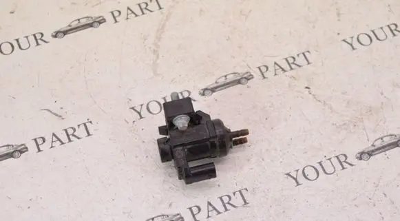BMW 1 F20 F21 Turbo solenoid valve 8570591