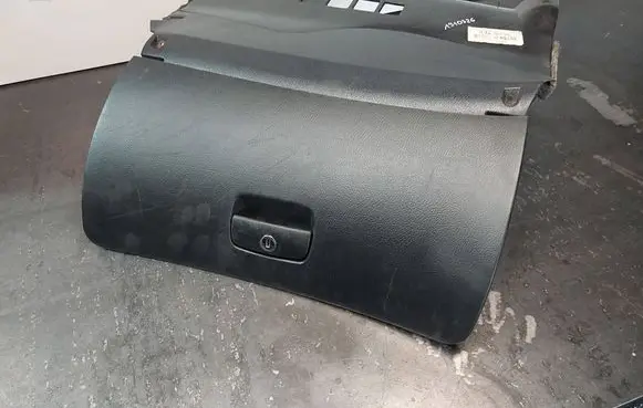 Volkswagen PASSAT B5 Glove box 3B1857101 1841915016