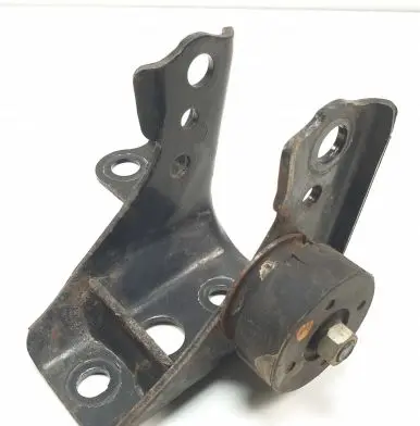 Toyota Yaris Radiator mount bracket