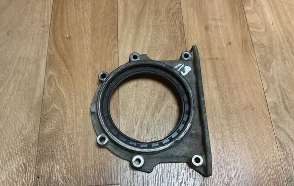 Mitsubishi Pajero Other engine part 500595