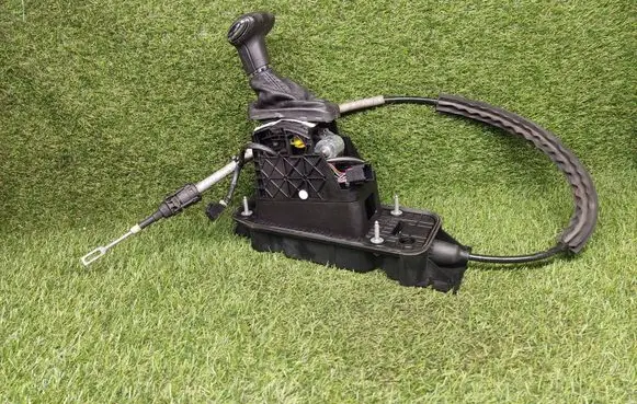 Volkswagen PASSAT B6 Gear selector 3C2713025F 320070066791