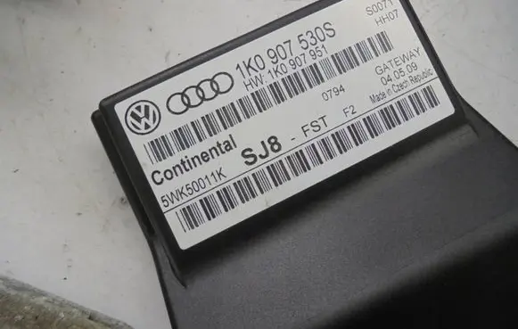 Volkswagen Golf VI Gateway control module 1K0907530S 1K0907951 5WK50011K