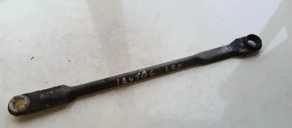 Lexus IS 220D-250-350 Front wiper linkage and motor