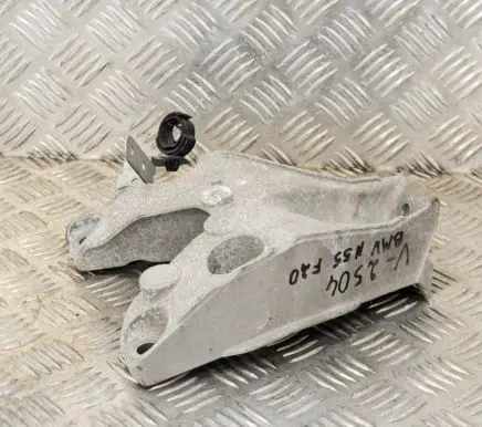 BMW 1 F20 F21 Engine mounting bracket 6789093