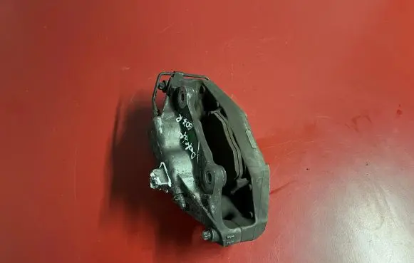 BMW X7 G07 Front brake caliper 6885630 688563002