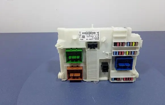 Volvo V60 Fuse box set 31343677AA