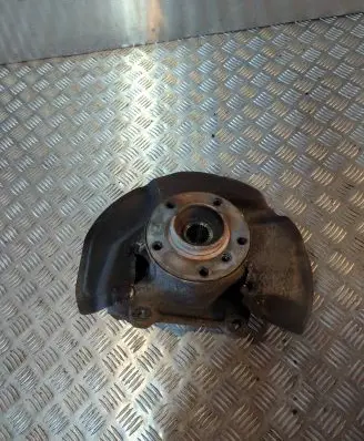 BMW 5 E60 E61 Front wheel hub