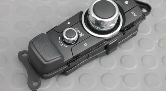 Mazda CX-3 Tailgate/trunk/boot open switch 