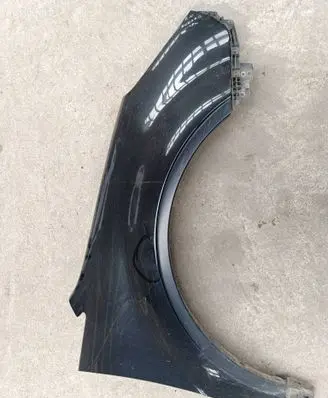 Subaru B9 Tribeca Fender