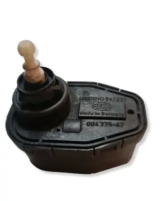Volkswagen Golf III Headlight level adjustment motor 1H0941295 00437547
