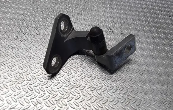 Volkswagen PASSAT B6 Front door upper hinge 3C0831402D