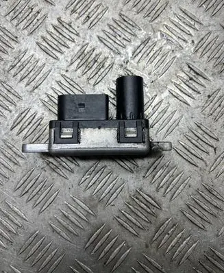 Volvo V40 Glow plug pre-heat relay 31431776