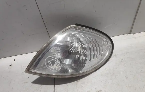 Nissan Almera N16 Front indicator light