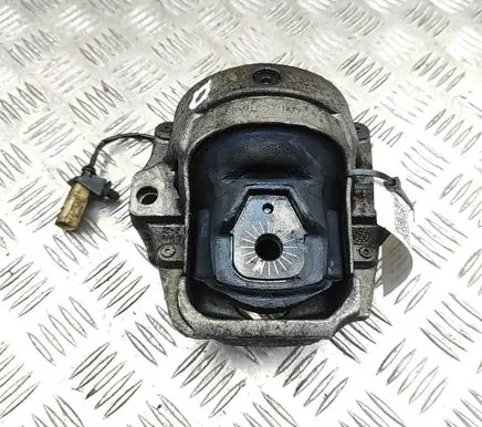 Porsche Macan (95B) Engine mount bracket 8R0199381Q