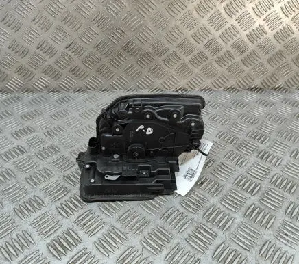 BMW X6 F16 Front door lock 7362790