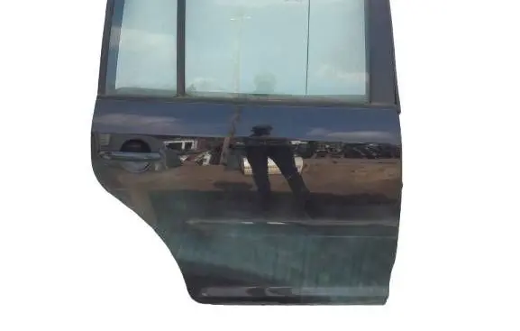 Volkswagen Touran I Rear door 31C9