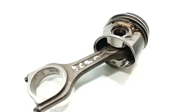 Ford Fiesta Piston with connecting rod 