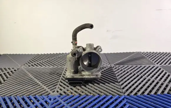 Toyota C-HR I Throttle valve 220300T110 C412