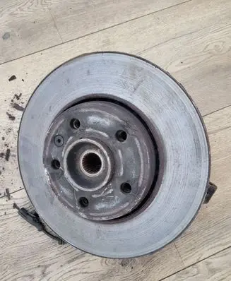 Opel Vivaro Front wheel hub 23G551696