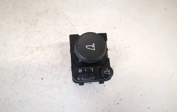 Honda CR-V Wing mirror switch m33212