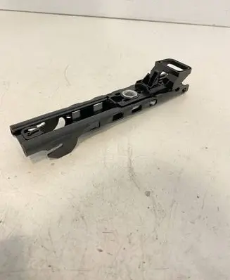 Volkswagen PASSAT B8 Seat belt height adjuster 4M0857819