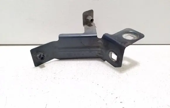 Porsche Cayenne (92A) Fender mounting bracket 7P5805603A