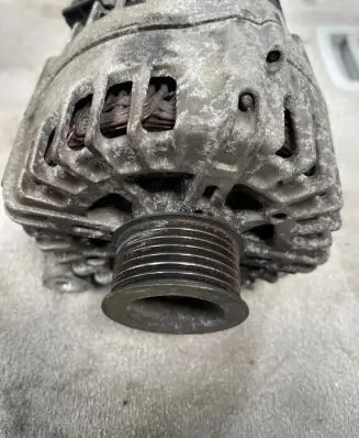 BMW 5 F10 F11 Generator/alternator 2543517B 30718710 1311221A