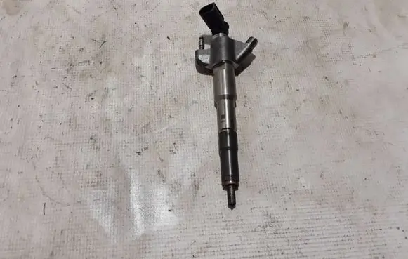 Fuel injector