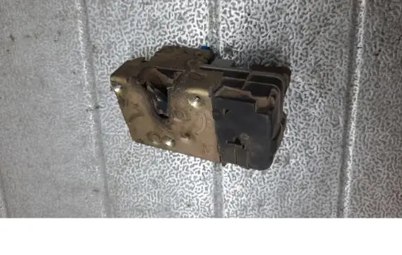 Peugeot Partner Front door lock
