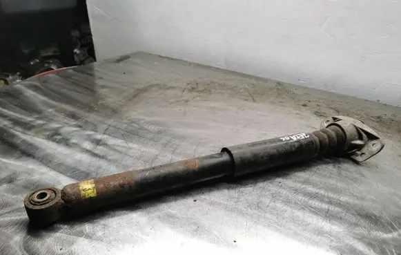 Volkswagen Jetta V Rear shock absorber/damper