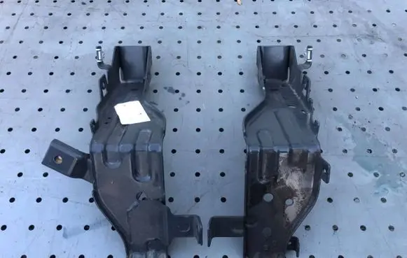 Volvo V50 Headlight/headlamp mounting bracket 84058023