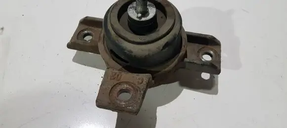 Hyundai Santa Fe Engine mount bracket 218112B100