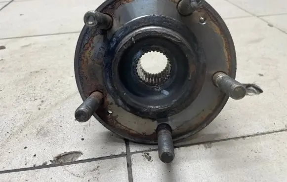 Hyundai Santa Fe Front wheel bearing hub 
