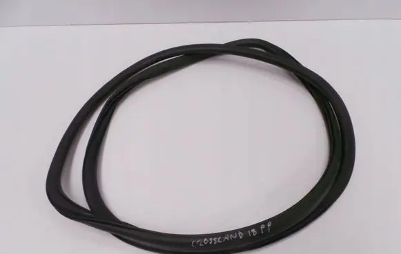 Opel Crossland X Rubber seal tailgate window/glass 