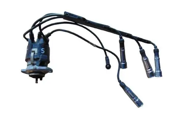Volkswagen Golf III Spark distributor 030905205AD
