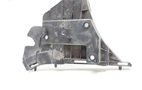 Front bumper mounting bracket