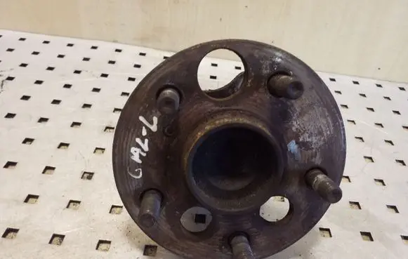 Toyota Auris E180 Rear wheel hub