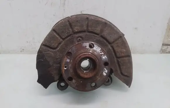 Volkswagen Golf V Front wheel hub