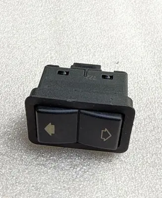 BMW 5 E39 Electric window control switch 8368974