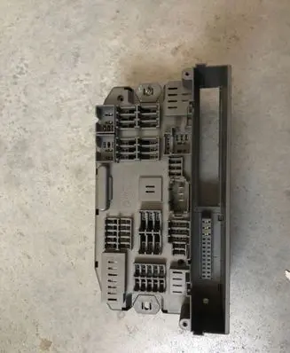 BMW X5 E70 Fuse module 6976384 18967010C