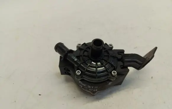 Renault Austral Water pump 210111797R