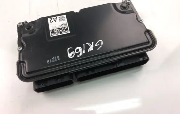 Toyota Corolla E120 E130 Engine control unit/module 896610ZS10