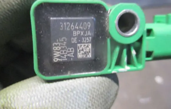 Volvo V50 Airbag deployment crash/impact sensor 31264409